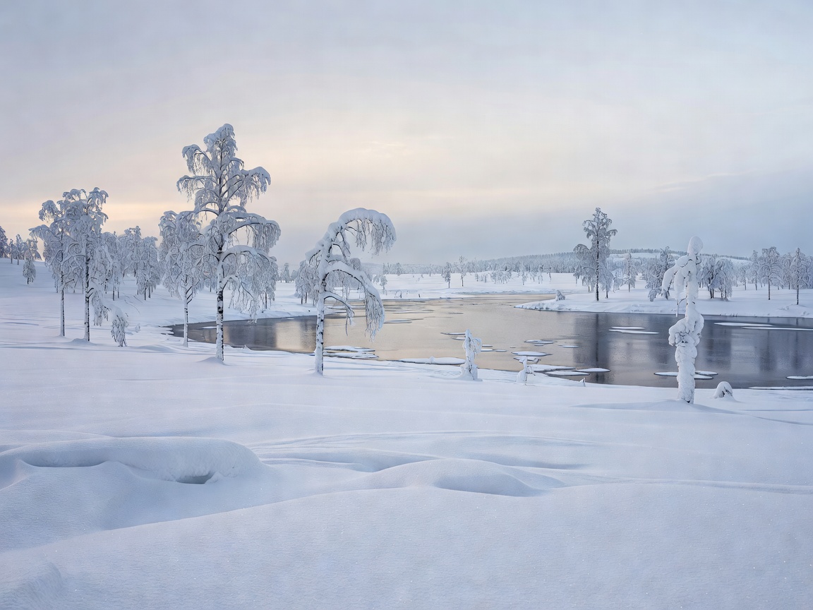 Talvinen lumimaisema